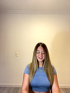 Snapshot of Zara_Ross chatting on October 5, 12:42 am Zara Ross online show from October 5, 12:42 am