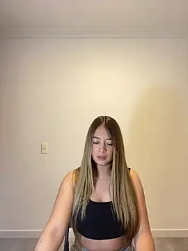 Snapshot of Zara_Ross chatting on October 12, 3:05 am Zara Ross online show from October 12, 3:05 am