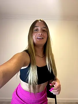 Snapshot of Zara_Ross chatting on October 23, 3:06 am Zara Ross online show from October 23, 3:06 am