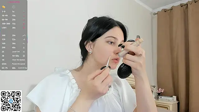 EnricaElis online show from September 21, 8:10 pm