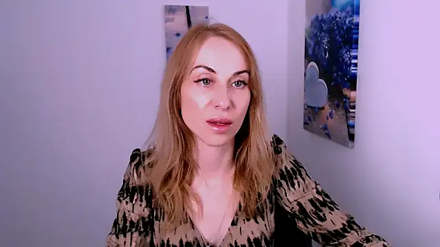 Snapshot of Create_your_own_sun chatting on September 27, 12:21 pm Create your own sun online show from September 27, 12:21 pm