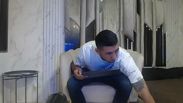 Morganandmegan online show from October 6, 11:18 am