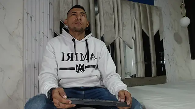 Morganandmegan online show from November 24, 11:10 am