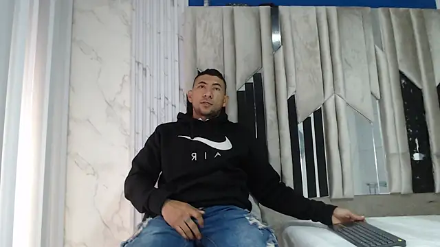 Morganandmegan online show from November 25, 12:05 pm