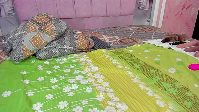 mishell lovely online show from November 16, 2:11 pm