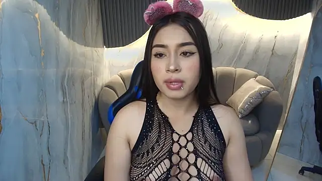 Snapshot of martina1_r chatting on October 20, 12:49 pm martina1 r online show from October 20, 12:49 pm