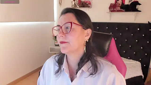 D Martii online show from October 6, 7:33 pm