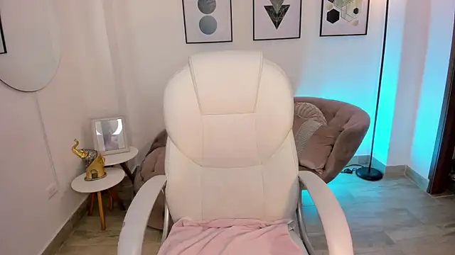 Beverly johnson online show from October 12, 3:49 am