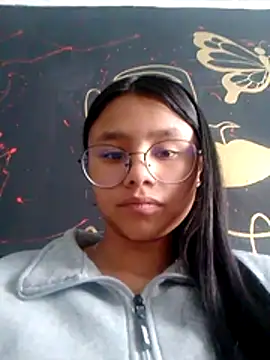 SofieLove 01 online show from April 4, 8:06 pm