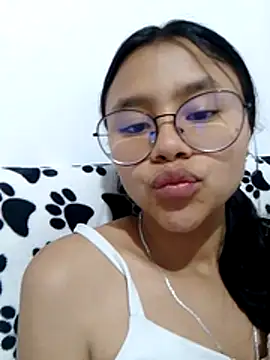 SofieLove 01 online show from April 10, 8:41 am