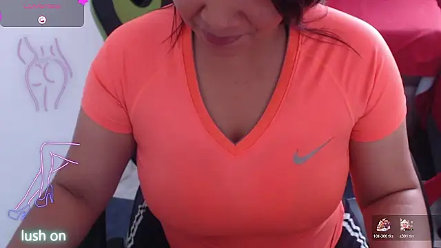 Snapshot of hiilarybrown chatting on January 12, 6:24 pm hiilarybrown online show from January 12, 6:24 pm