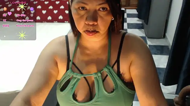 Snapshot of hiilarybrown chatting on February 13, 12:17 am hiilarybrown online show from February 13, 12:17 am