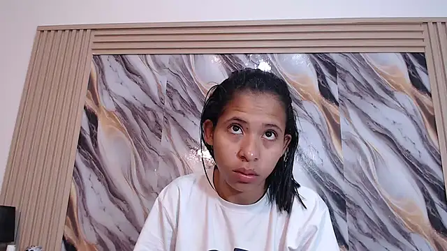 Snapshot of Samantha_Fox69_ chatting on January 13, 2:22 pm Samantha Fox69 online show from January 13, 2:22 pm