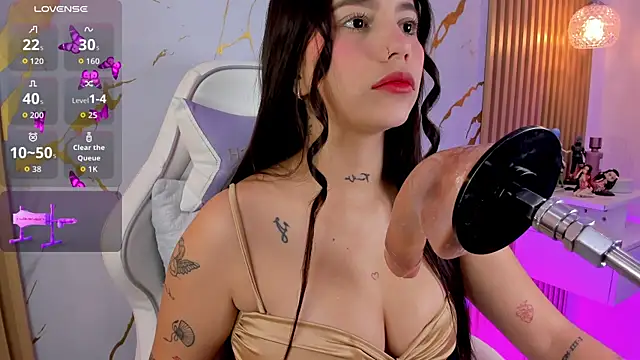 alissaowens  online show from November 24, 10:37 am