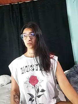 EVAH LEE  online show from September 14, 2:00 am