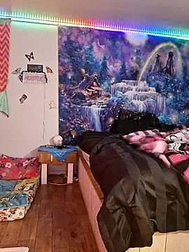 Snapshot of PeachyAriel chatting on October 9, 1:14 am PeachyAriel online show from October 9, 1:14 am