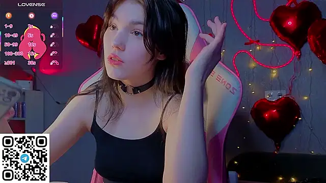 Snapshot of Sophie_SkyAngel chatting on February 12, 4:29 am Sophie SkyAngel online show from February 12, 4:29 am