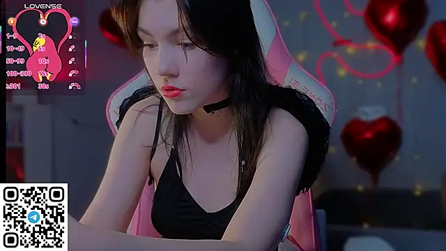 Snapshot of Sophie_SkyAngel chatting on February 14, 9:39 am Sophie SkyAngel online show from February 14, 9:39 am