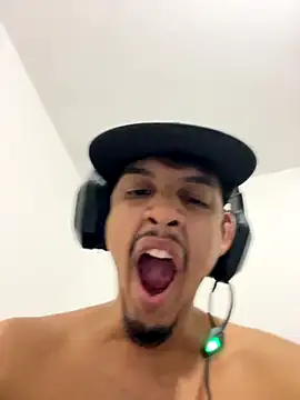 Snapshot of BAGHEERAPGG chatting on September 27, 1:32 am BAGHEERAPGG online show from September 27, 1:32 am