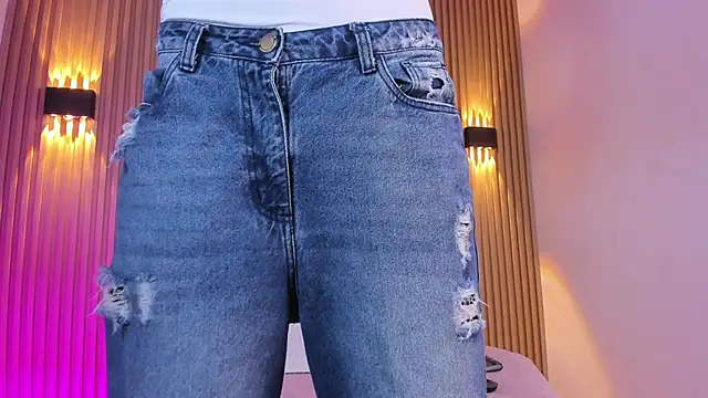 imtammy lynn  online show from April 1, 11:33 am