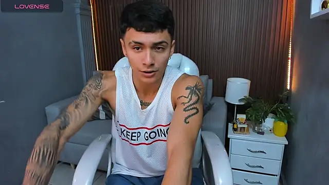 Leo santoro online show from November 24, 1:55 pm