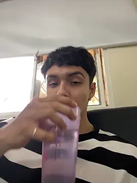 Snapshot of Leo_santoro chatting on March 5, 1:51 pm Leo santoro online show from March 5, 1:51 pm