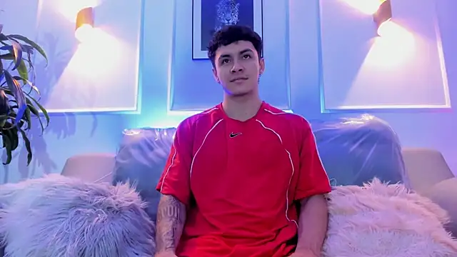 Snapshot of Leo_santoro chatting on March 7, 1:52 pm Leo santoro online show from March 7, 1:52 pm