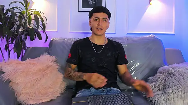 Snapshot of Leo_santoro chatting on March 10, 1:16 pm Leo santoro online show from March 10, 1:16 pm