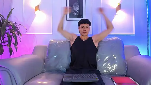 Snapshot of Leo_santoro chatting on March 19, 1:26 pm Leo santoro online show from March 19, 1:26 pm