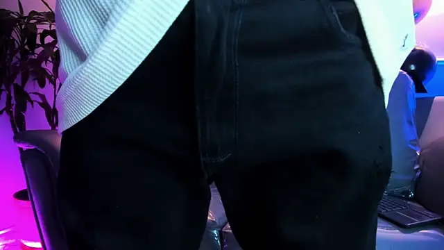 Snapshot of Leo_santoro chatting on March 28, 2:16 pm Leo santoro online show from March 28, 2:16 pm