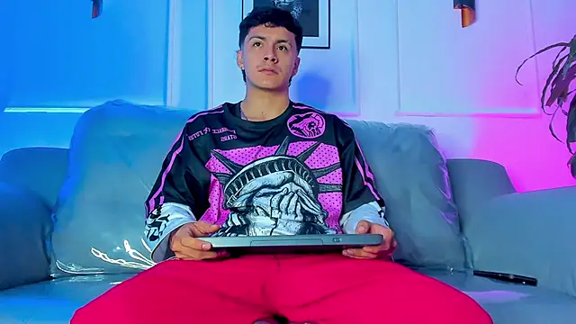 Snapshot of Leo_santoro chatting on March 30, 1:56 pm Leo santoro online show from March 30, 1:56 pm