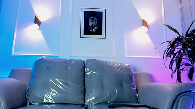 Snapshot of Leo_santoro chatting on March 31, 2:17 pm Leo santoro online show from March 31, 2:17 pm