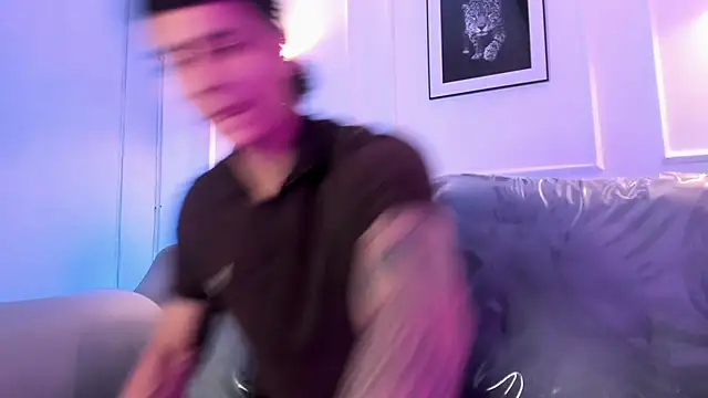 Snapshot of Leo_santoro chatting on April 9, 1:38 pm Leo santoro online show from April 9, 1:38 pm