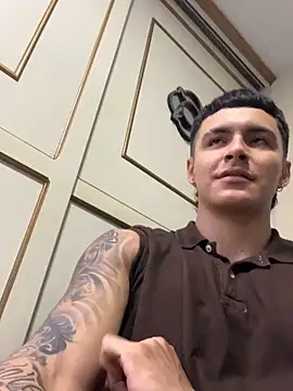 Snapshot of Leo_santoro chatting on April 16, 1:01 pm Leo santoro online show from April 16, 1:01 pm