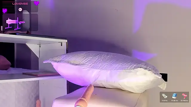  Kendall 19 online show from March 4, 8:15 pm