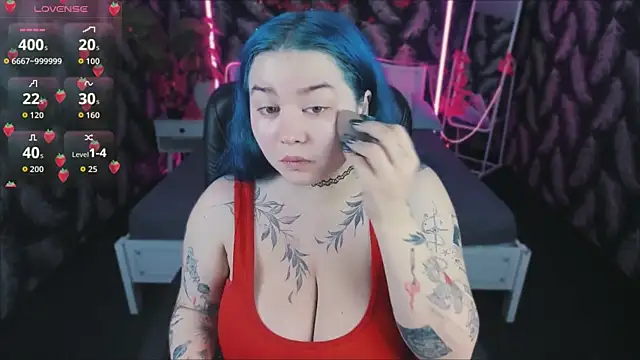 Mira Fyre online show from November 9, 8:18 pm