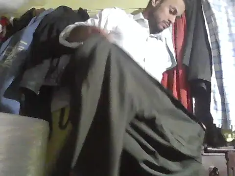 ursdreamperson online show from December 4, 2:37 pm