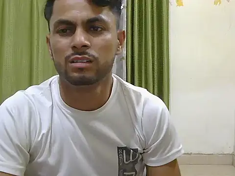 ursdreamperson online show from May 25, 2:23 pm