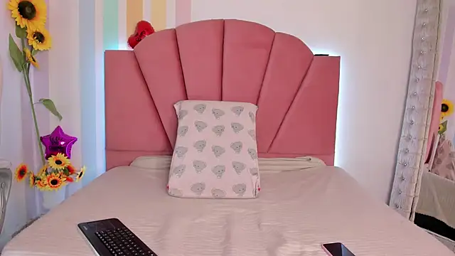 Amy Bunnie 18 online show from October 17, 9:28 pm