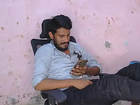 krishjaat43 online show from April 6, 4:52 pm