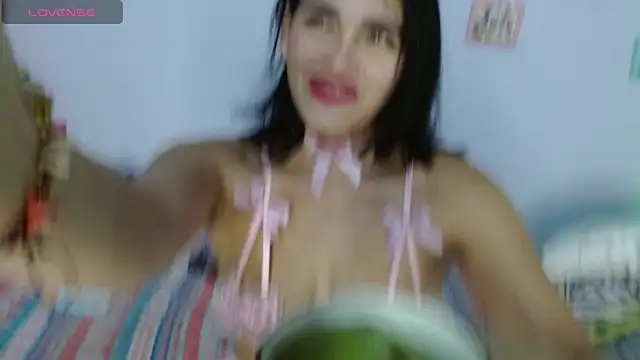 Snapshot of angelly__kate chatting on June 11, 1:27 am angelly kate online show from June 11, 1:27 am
