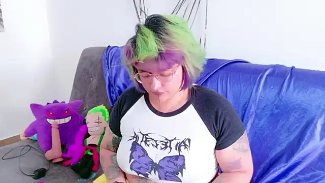 Snapshot of XxGreenGoodxX chatting on June 28, 7:20 pm XxGreenGoodxX online show from June 28, 7:20 pm