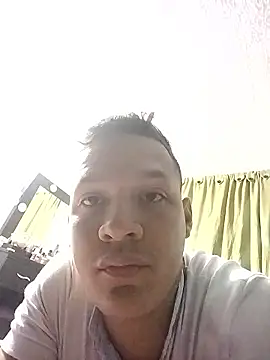 Snapshot of FatiguedRep chatting on November 2, 12:02 am FatiguedRep online show from November 2, 12:02 am