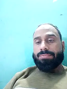 Snapshot of amitkumarkangra chatting on November 16, 4:29 am amitkumarkangra online show from November 16, 4:29 am