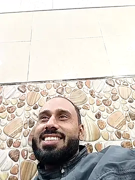 Snapshot of amitkumarkangra chatting on December 14, 3:06 pm amitkumarkangra online show from December 14, 3:06 pm