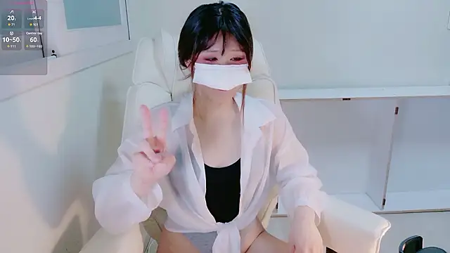 hyeony s96 online show from April 18, 12:31 pm