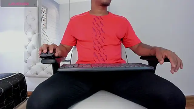 Snapshot of Yan_king1 chatting on October 17, 6:49 am Yan king1 online show from October 17, 6:49 am