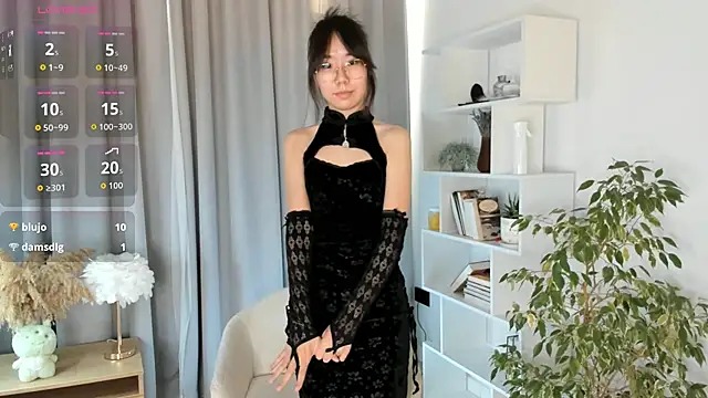 UdelaDodson online show from October 16, 2:23 am