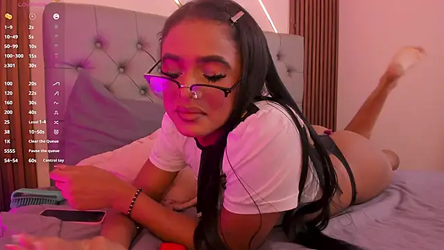 Snapshot of Anyeliin_miller chatting on March 11, 1:39 pm Anyeliin miller online show from March 11, 1:39 pm