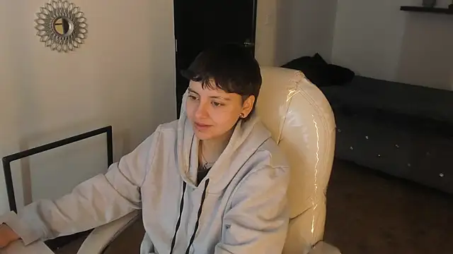 Nathaly ds online show from March 8, 2:10 pm